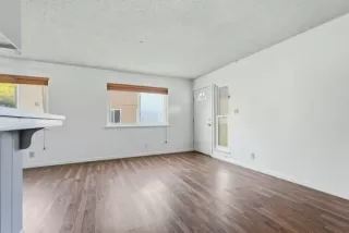 Photo #6: 226024050 Listing