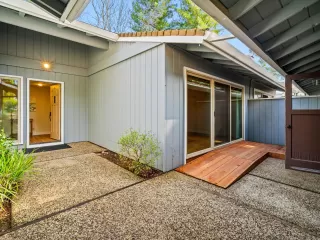 Photo #2: 226024208 Listing 