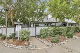 Photo #1: 226024209 Listing 