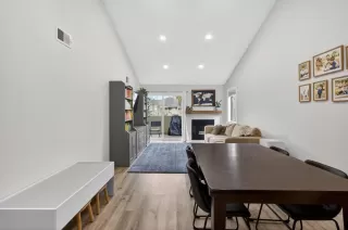 Photo #3: 226024748 Listing