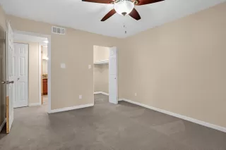 Photo #5: 226024849 Listing