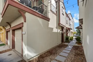 Photo #3: 226024912 Listing 