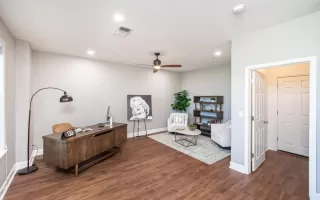 Photo #2: 226025082 Listing