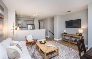 Photo #5: 226025082 Listing