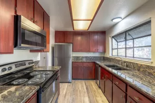 Photo #1: 226025408 Listing 