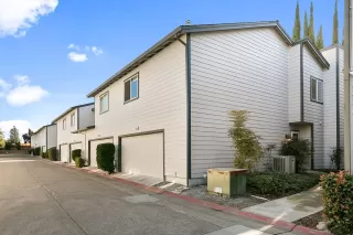 Photo #3: 226025511 Listing 