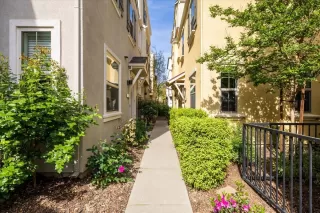 Photo #4: 226025885 Listing 