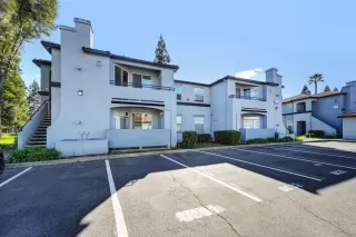 Photo #2: 226026296 Listing 