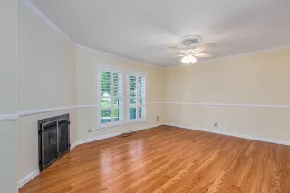 Photo #1: 226026348 Listing 