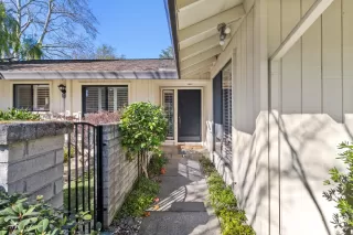 Photo #2: 226027347 Listing 