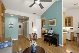 Photo #5: 226027489 Listing 