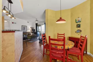 Photo #2: 226027824 Listing 