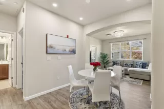 Photo #6: 226027978 Listing 