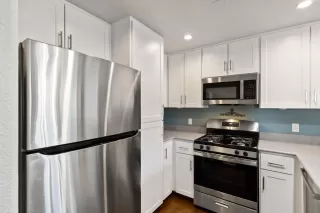 Photo #6: 226028106 Listing 