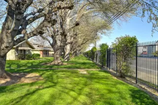 Photo #2: 226028107 Listing 