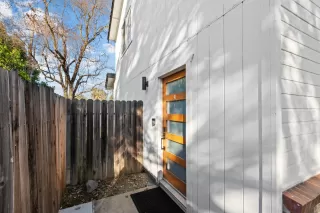 Photo #2: 226028296 Listing 