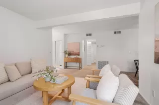 Photo #3: 226029020 Listing 