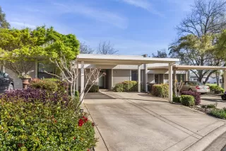 Photo #1: 226029548 Listing 