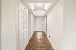 Photo #4: 226029548 Listing 