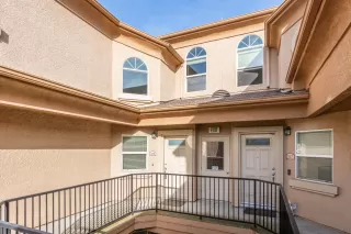 Photo #1: 226030000 Listing 