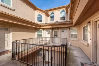 Photo #2: 226030000 Listing 