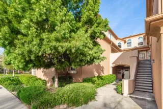 Photo #3: 226030000 Listing 