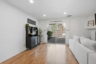 Photo #6: 226030431 Listing 