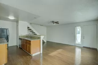 Photo #3: 226030768 Listing 