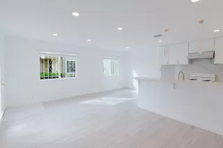 Photo #1: 226030835 Listing