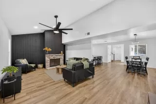 Photo #1: 226030963 Listing