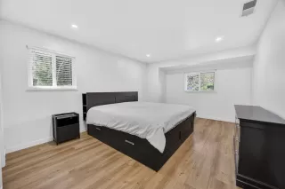 Photo #4: 226030963 Listing