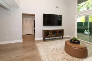 Photo #3: 226031085 Listing 