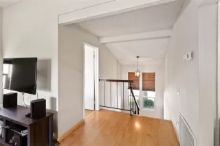 Photo #4: 226031098 Listing 