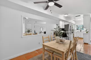 Photo #3: 226031144 Listing