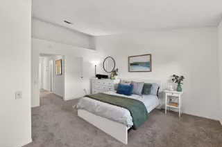 Photo #4: 226031144 Listing