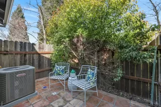 Photo #5: 226031144 Listing