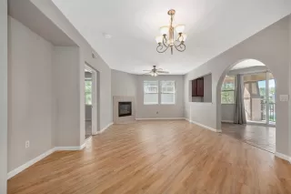 Photo #3: 226031166 Listing 