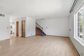 Photo #4: 226031230 Listing 