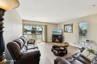 Photo #3: 226031338 Listing 