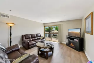 Photo #5: 226031338 Listing 