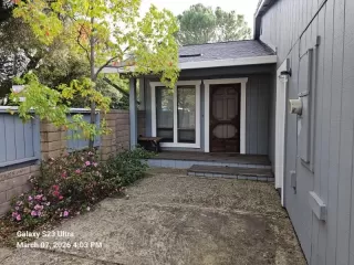 Photo #2: 226031418 Listing 