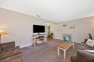 Photo #5: 226031436 Listing 