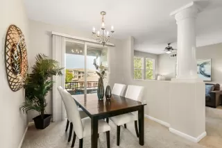 Photo #2: 226031586 Listing