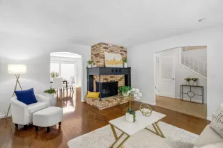 Photo #1: 226031662 Listing 