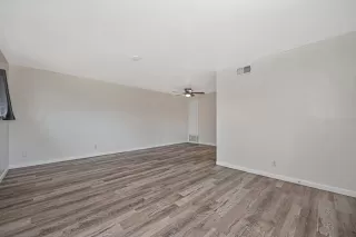 Photo #4: 226031904 Listing 