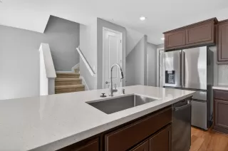 Photo #5: 226031944 Listing 