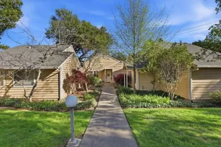 Photo #1: 226032265 Listing 