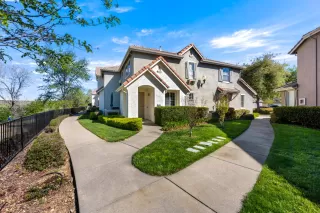 Photo #1: 226032533 Listing 