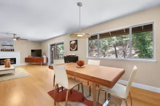 Photo #5: 226033405 Listing 