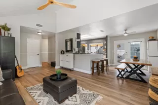 Photo #5: 226033410 Listing 